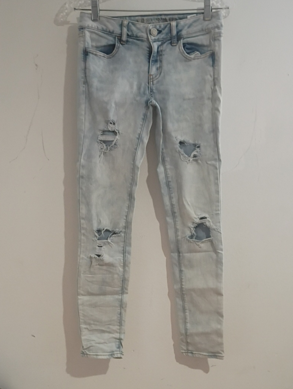 American Eagle Outfitters Light Wash Distressed Jeggings